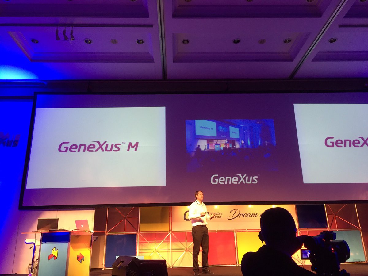 Toni_Fuentes's tweet photo. Menudo "One more thing" nos dejó @GMilano en la charla inicial con @njodal cuando describía Genexus15... GeneXus M ¡próximamente! https://t.co/JjPLcfsnkO