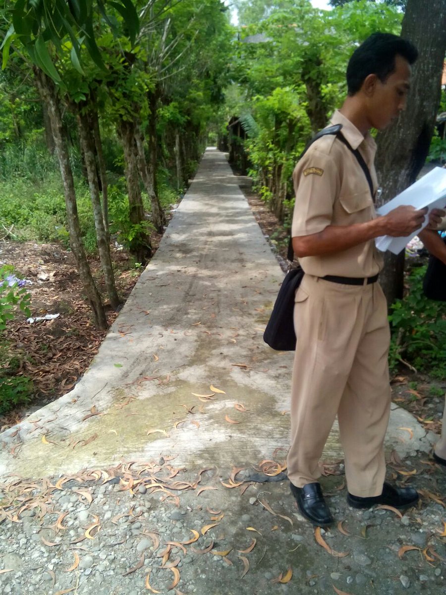 adipalakec's tweet photo. Slh satu realisasi Dana Desa Thp l 2016 di RT 02/03 RW 04 Desa Karangbenda u/ Rabat Beton Jln lingkungan 179,1x1,53m https://t.co/WQb11meAFQ
