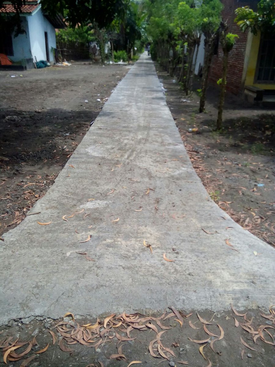 Slh satu realisasi Dana Desa Thp l 2016 di RT 02/03 RW 04 Desa Karangbenda u/ Rabat Beton Jln lingkungan 179,1x1,53m