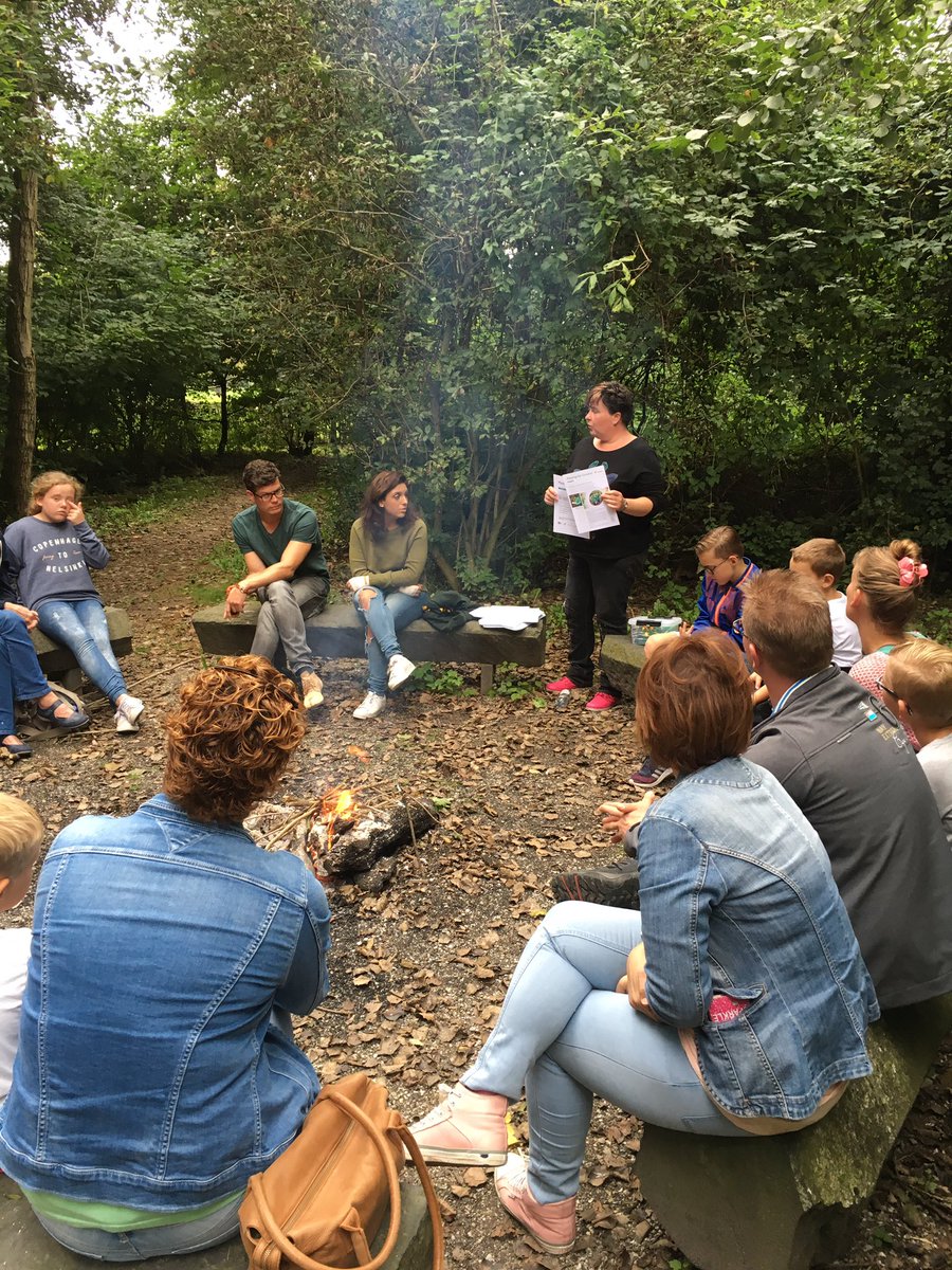 Vandaag de eerste oudermiddag van <a href="/PfSKemphaan/">PfSKemphaan</a>. Wij hadden al zin in volgende week. De kinderen nu ook!