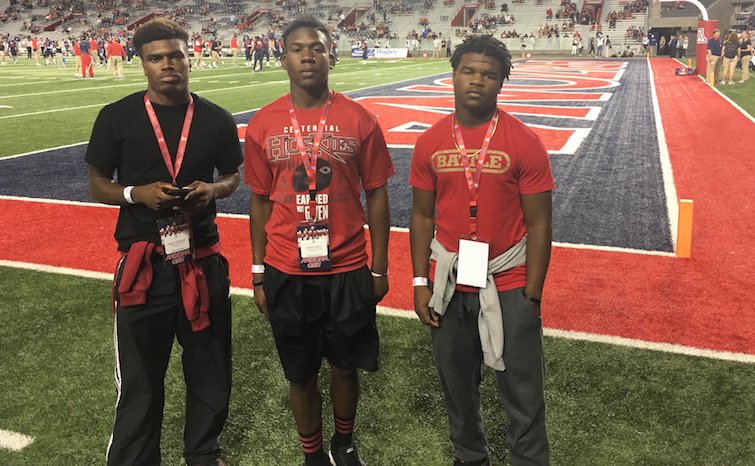 MattRMoreno's tweet photo. A trio of Corona-Centennial recruits made the trip to Arizona over the weekend -- https://t.co/L6ayowpuc9 https://t.co/8sfW3DNDq8