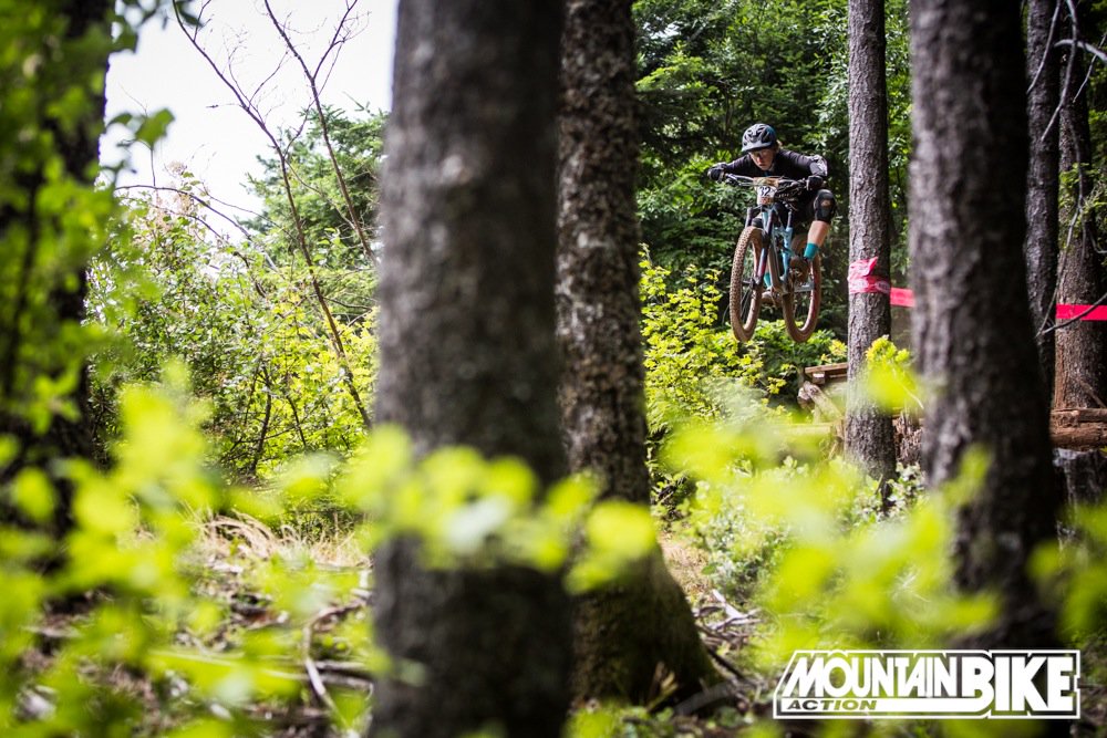 mbaction's tweet photo. Photo of the Day: Dillon Santos in Oregon https://t.co/0PhNqa1rb2 https://t.co/OfNc7nSE9U