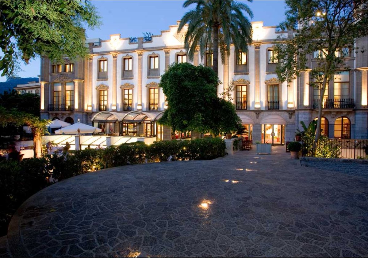 MallorcaRallye's tweet photo. Mañana #MRcast en directo desde el Gran Hotel de Sóller junto a la presentación de la @PujadaPuigMajor! A partir de las 20:00 #PM2M16 #CBR https://t.co/OmvgTgbhJj