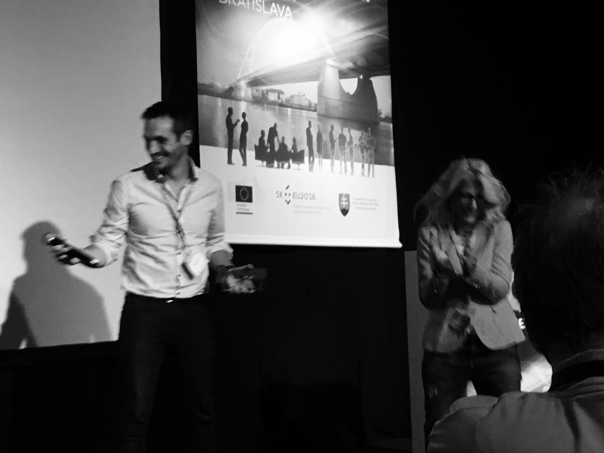 We did it! <a href="/Universite_Mans/">Roxanne</a> and Voxolab won the Innovation Radar Prize of the <a href="/EU_Commission/">European Commission</a> in the Industrial category! /cc <a href="/eumssi/">EUMSSI</a>