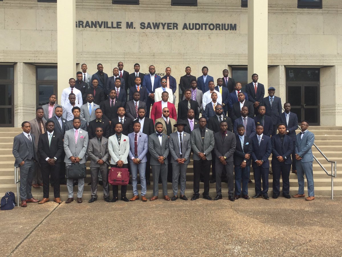 SpotlightHBCU's tweet photo. The men of Texas Southern are taking a stand! Great job #txsu #hbcumeninsuits #blacklivesmatter https://t.co/X2lv0CiILi