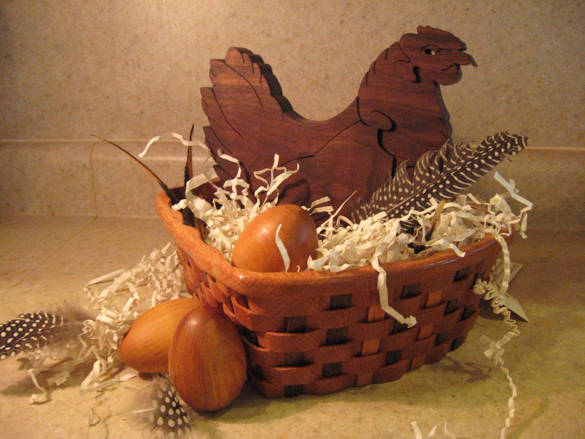teaberry2011's tweet photo. wooden hen puzzle https://t.co/eJTuPKYeCt #Etsy #WalnutChicken https://t.co/qGd386Rz50