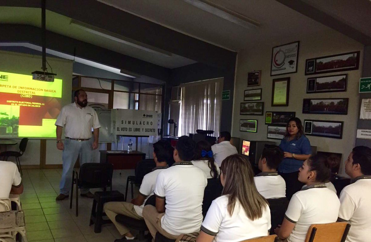 Cobaej11's tweet photo. Curso de participación ciudadana y cultura democrática impartido por el @INEMexico en nuestro plantel @pacoayon @COBAEJALISCO @idolinacosiog https://t.co/4QA6Tauw0V