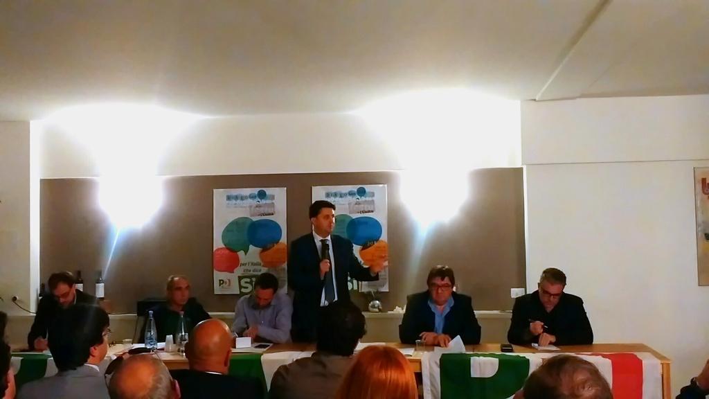 pdorvieto's tweet photo. Risposte ai cittadini da parte di @LucaBarberini con @AndreaScopetti @Giu_Germani @cet_77 #dialogandopd #orvieto https://t.co/RMuSiTqtlz