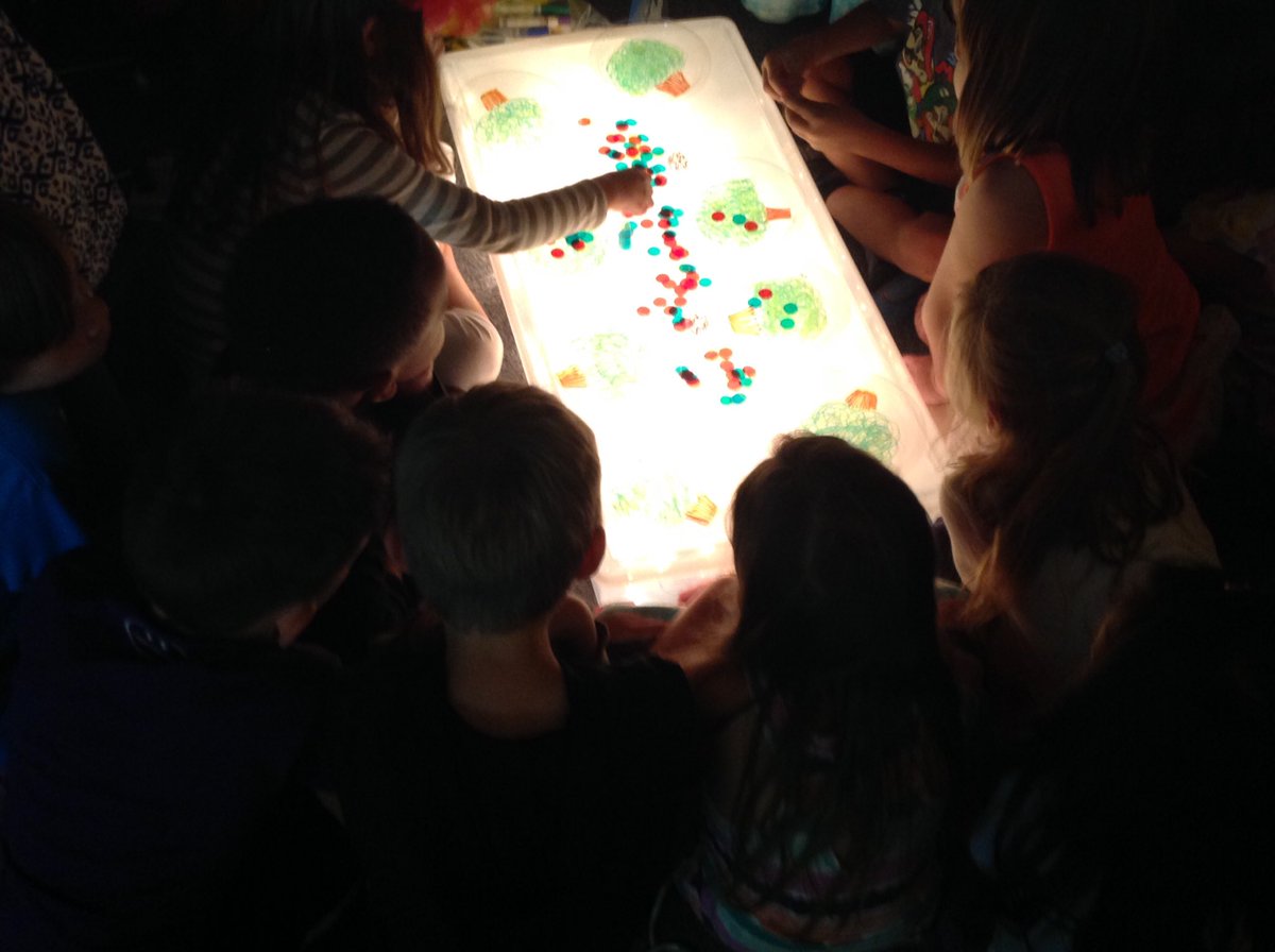 KimbraBratton's tweet photo. The Light Box is a fun way to practice adding and subtracting "apples"! @Donald_ES https://t.co/NLqgZ7hdbf