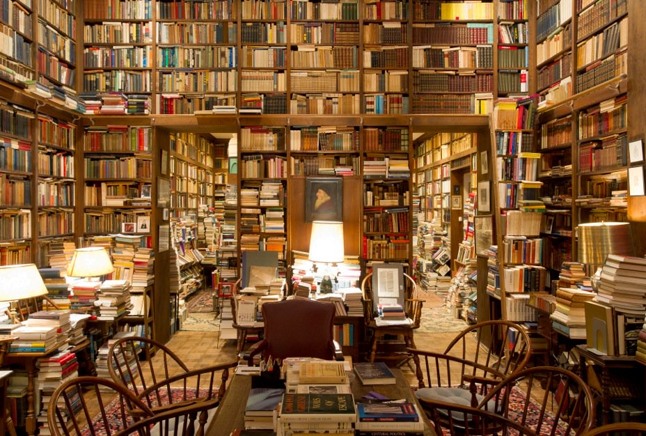lucidashell_'s tweet photo. #placetohide not a monitor in sight.... https://t.co/DjchX4W2Q8