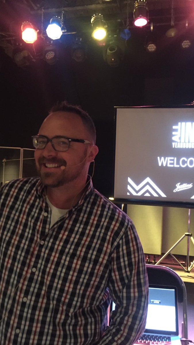 jeffcmoffitt's tweet photo. Having a blast in Indiana! Love my Britney mic. https://t.co/zB4X2wpL1G