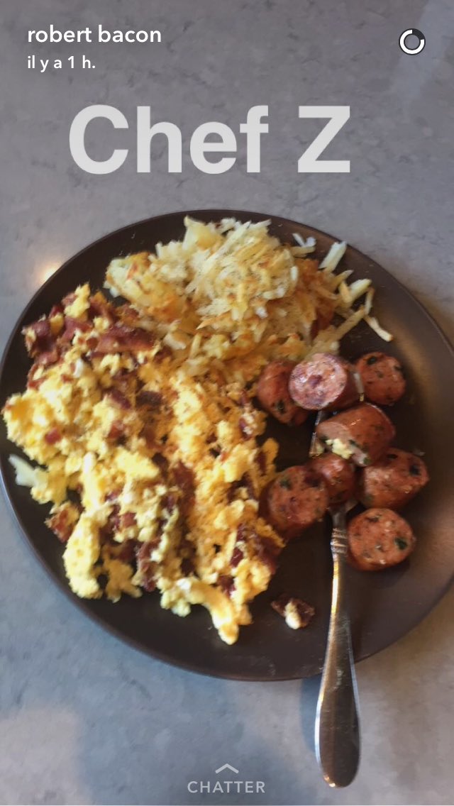 NannouCoolGirl's tweet photo. Hummm @Zak_Bagans Yummy 😋 That's seems to be so good! 👍🏼😍😋 #ChefZak 😅😂 https://t.co/xW4P874q9a