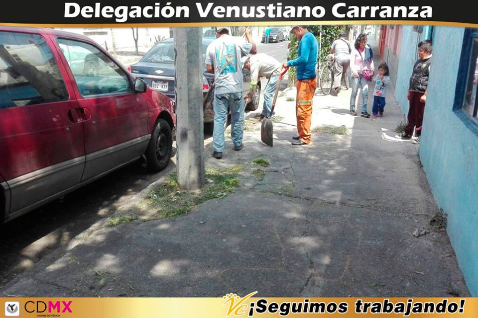 A_VCarranza's tweet photo. Jornada de mejoramiento de la imagen urbana donde hacemos el deshierbe, desmalezado y raspado de banquetas en calle de la Col. Caracol. https://t.co/o42amTGdIX