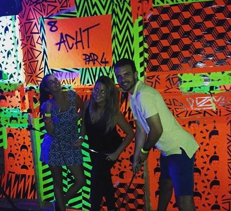 resolution_usa's tweet image. @ResolutionAU teams up in London for a game of mini golf! #ResolutionLife #ResolutionGlobal