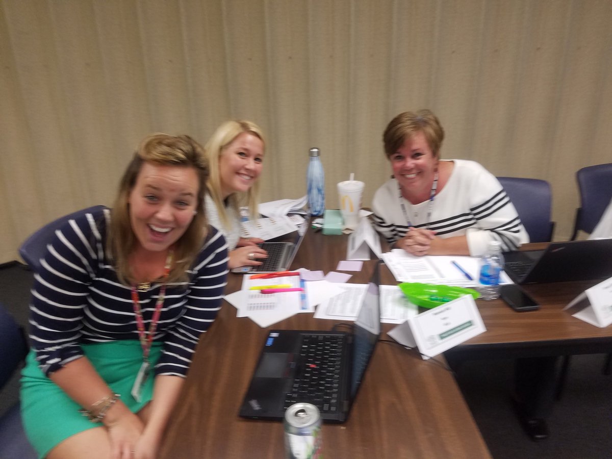 itsajoy15's tweet photo. @goMercerEagles @FHSchools 6thGrd ELA PLC data divers! #excel #5stepprocess https://t.co/wYtq0JX3MR