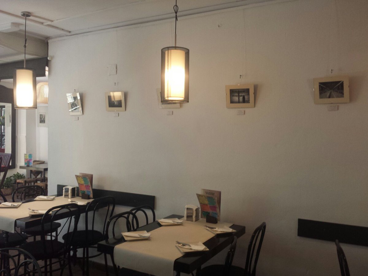 Puedes visitar la #Exposicion de #Fotografía "Geometría" de Chris Pérez.
Bar La Fontana#Granada barlafontana.com/exposicion-fot…