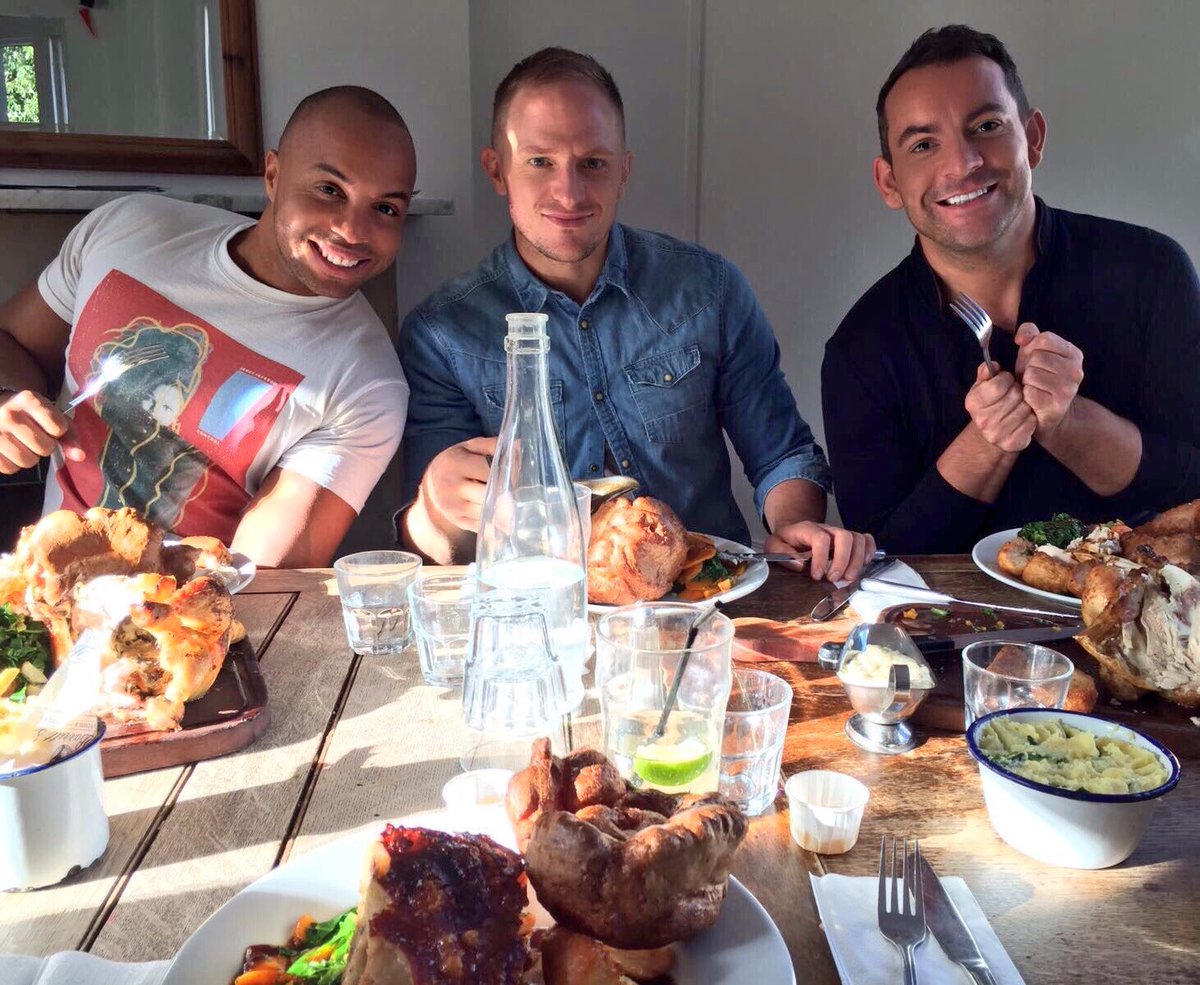 This was the best ending to a crazy busy but awesome week of special events #friends #sundaylunch #birthdaygirl