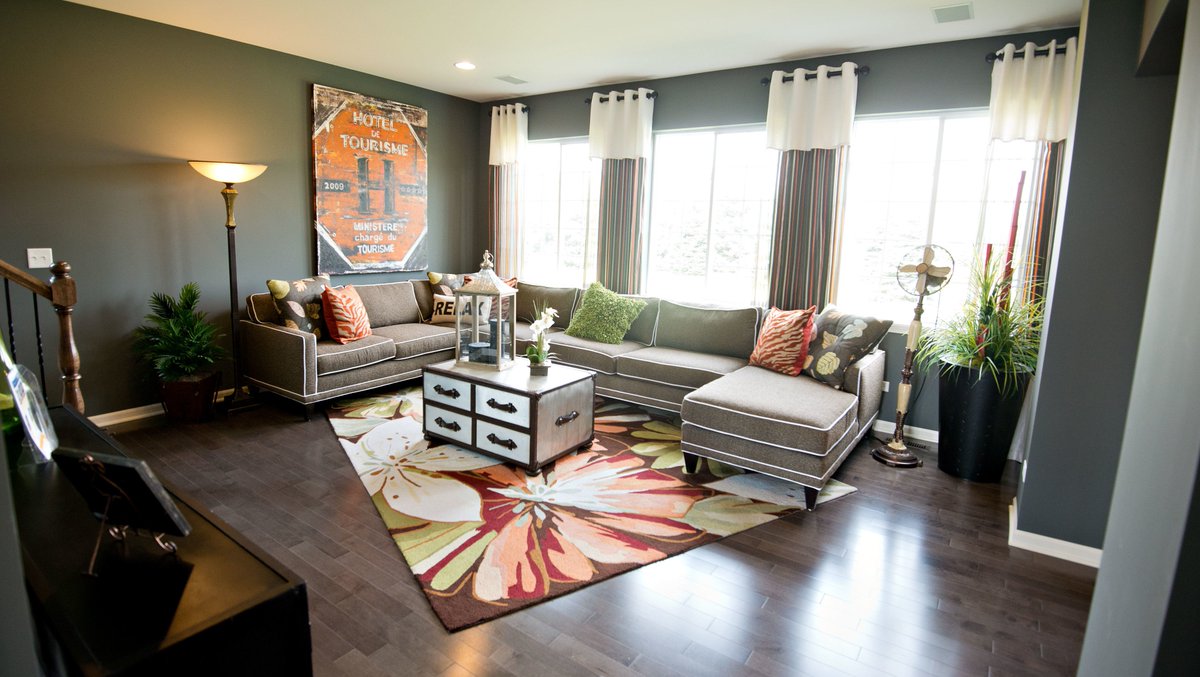 realtordotcom's tweet image. Is it worth It to ‘stage’ your home when you put it on the market? rltor.cm/53qqi