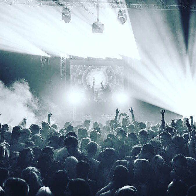 WeWideAwake's tweet image. #Freshers2016 @brixtonelectric LDN @iLoveMilkshake 👊🐰