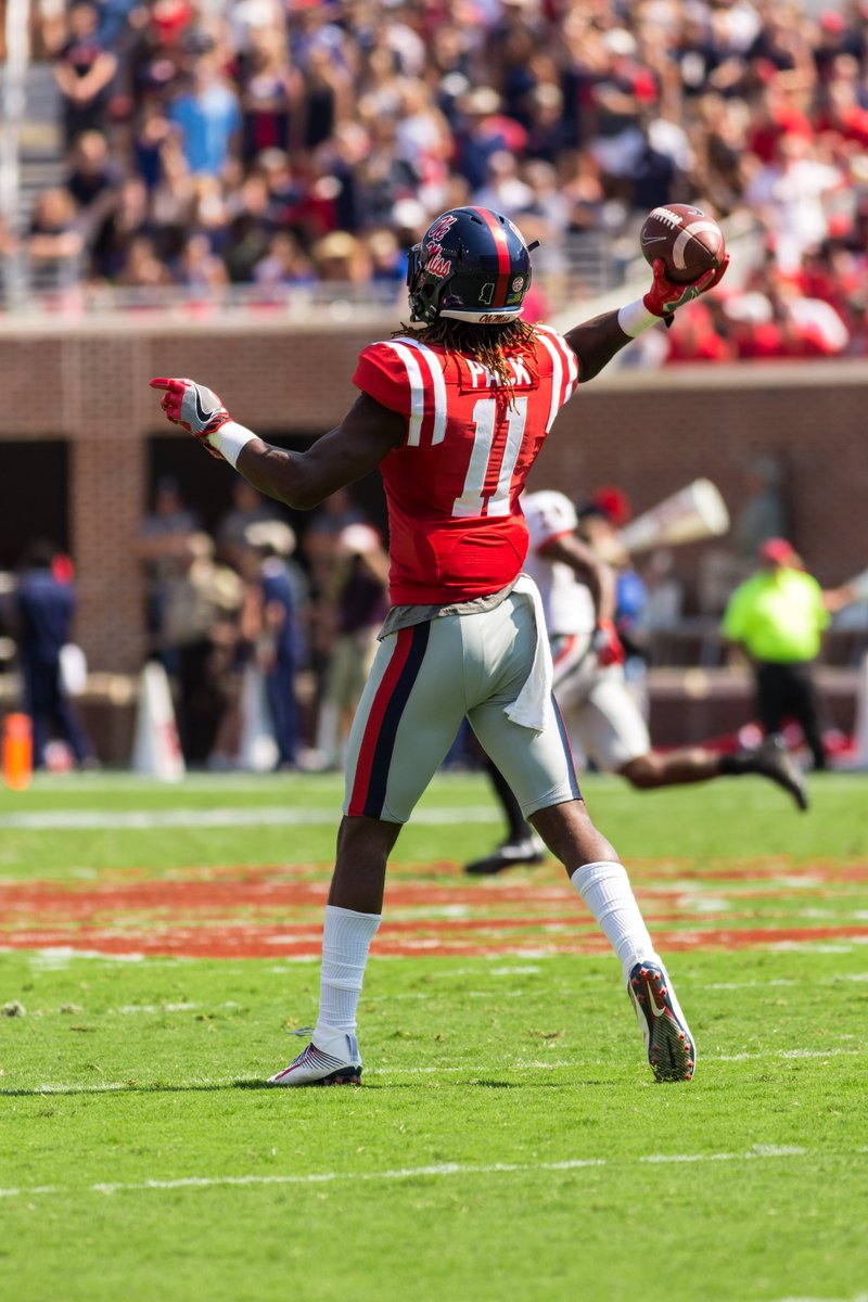 kaotate's tweet photo. @olemissfootball WR nearly completed this pass! #widereceiversasqb #olemissfootball #MarkellPack https://t.co/CMXFmDX7GO