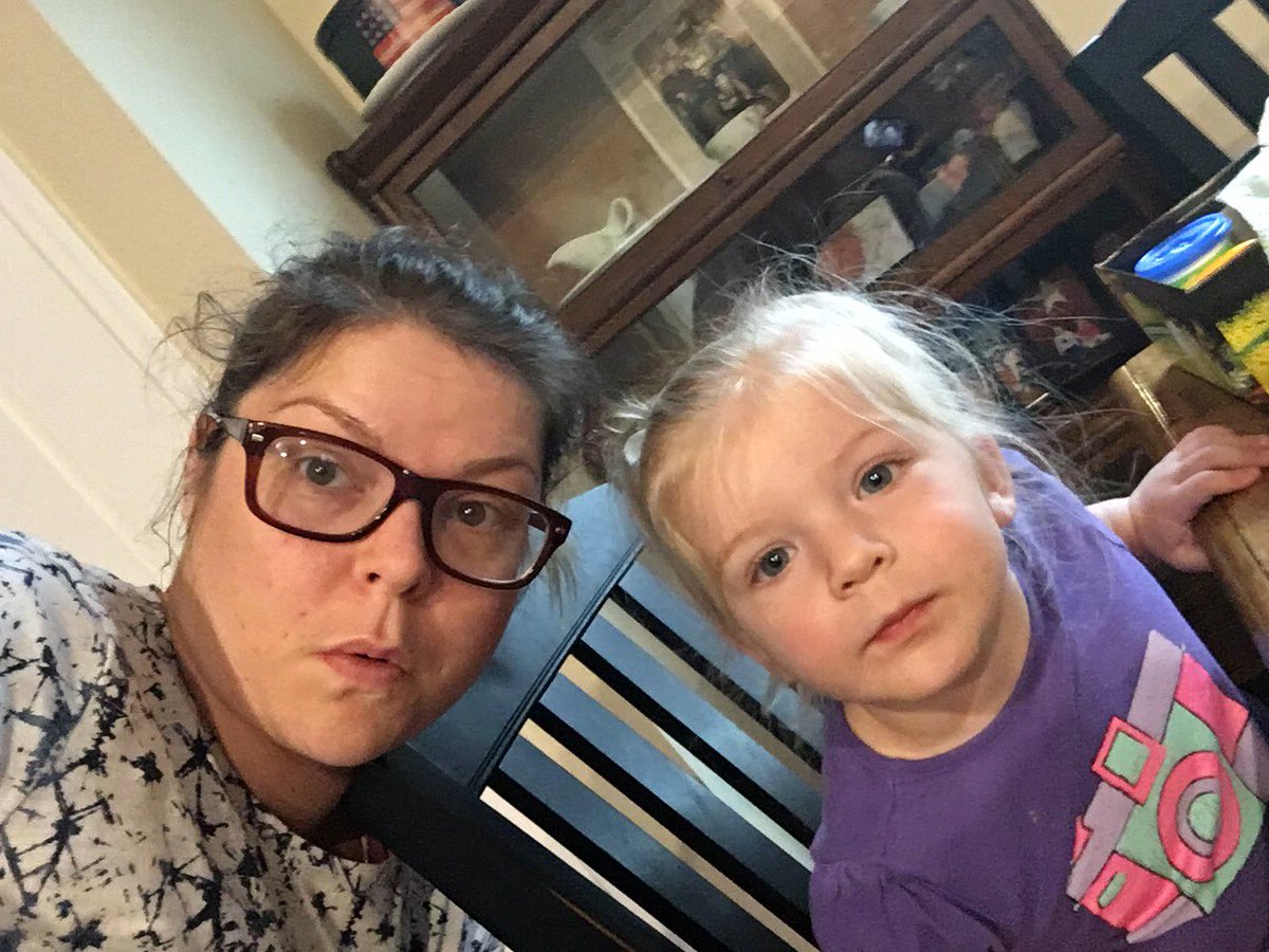 MaxsMommy12's tweet image. Messy hair but I care! Help @Neutrogena ! #ByeBuildUP #ad