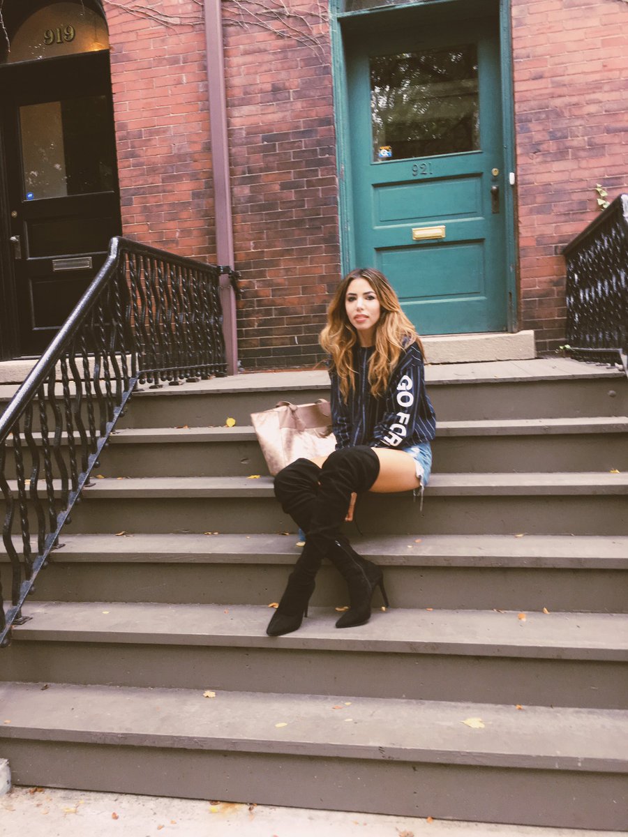 Boyandbombshell's tweet image. What's the sexiest trend for fall you ask? boysandbombshells.com/thighhighfall/ #styleblogger #boots #fashion