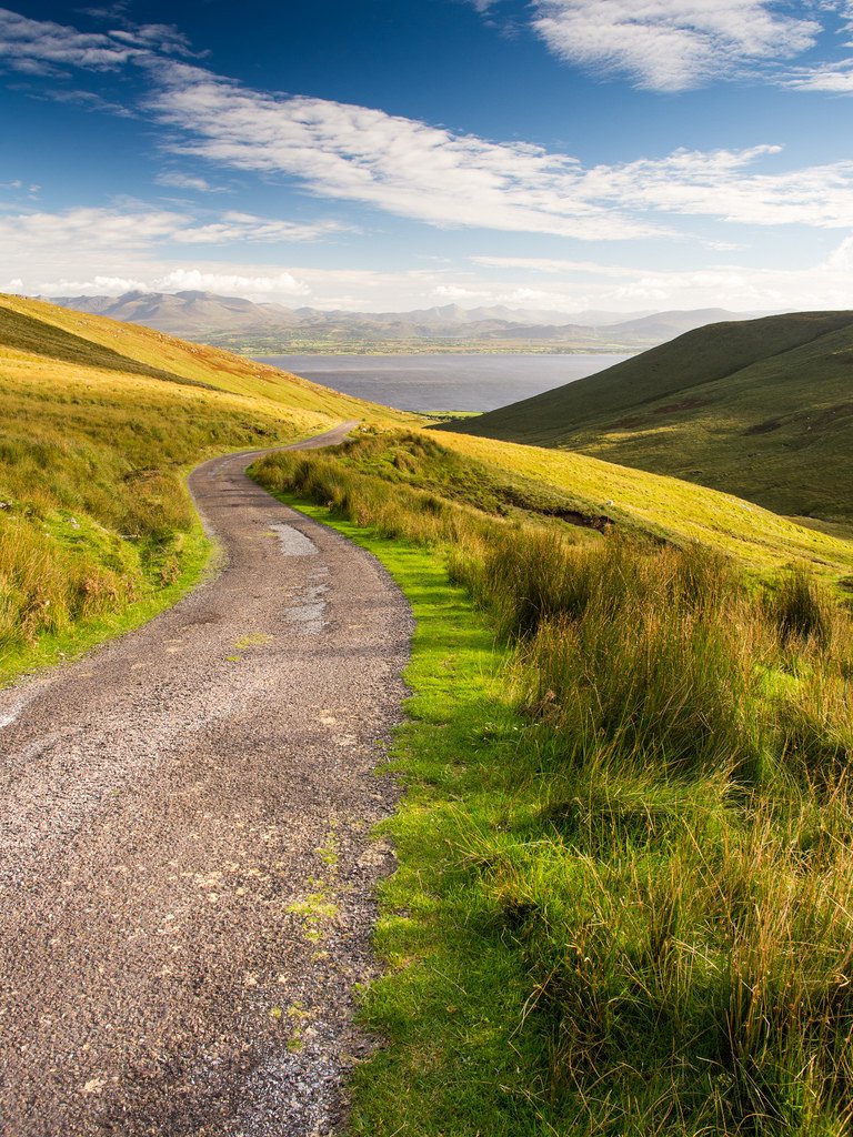 photocatalystuk's tweet photo. New on flickr: #Caherconree Pass, #Kerry https://t.co/0FEAVKU2Ml A narrow mouintain pass road winds across grass m… https://t.co/gMO3P3EPaD
