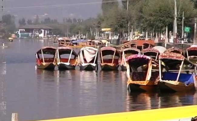 After 79 days curfew ends in Srinagar, but lockdown by separatists on ndtv.com/india-news/aft…