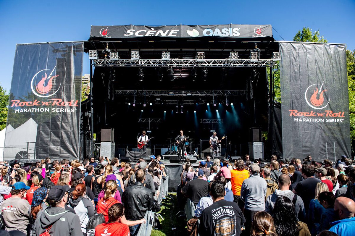 Quelques moments forts de la course et du spectacle d'<a href="/OurLadyPeace/">Our Lady Peace</a> hier <a href="/OasisCanadaFr/">Oasis Canada Fr</a> #RnRMTL runrocknroll.com/montreal/news/…
