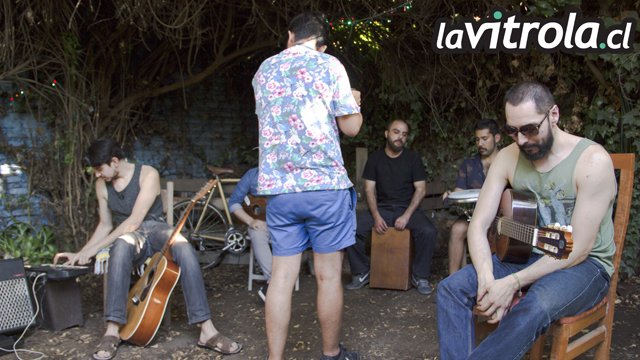 CANAL_13C's tweet photo. Hoy a las 21hrs entra a nuestro sitio y encuentra el primer capítulo de nuestra primer WebSerie @lavitrolacl con @gonzaloyanez y @Sahara_Inn https://t.co/xxtUW8npAe
