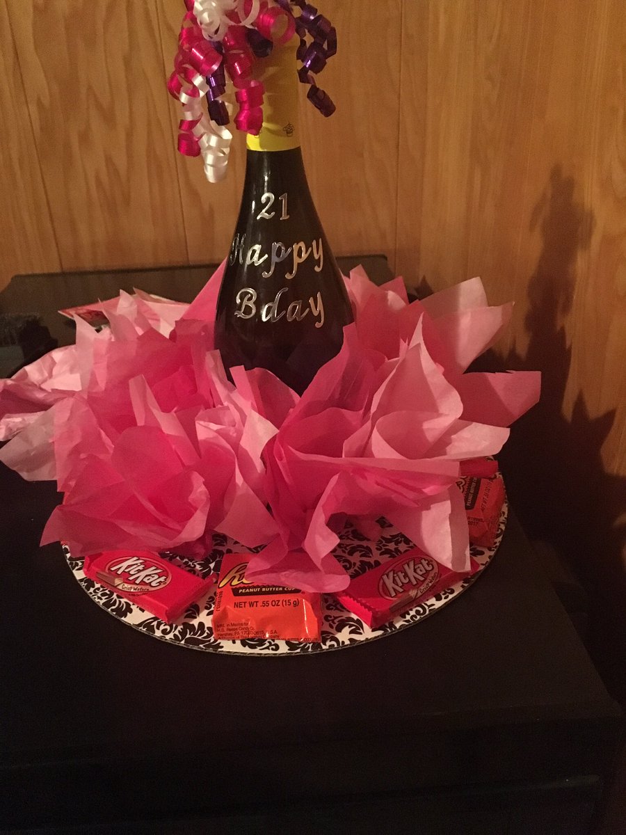 BasicBrittnaayy's tweet photo. Happy birthday to meeeeee. https://t.co/us1sYFNaXW
