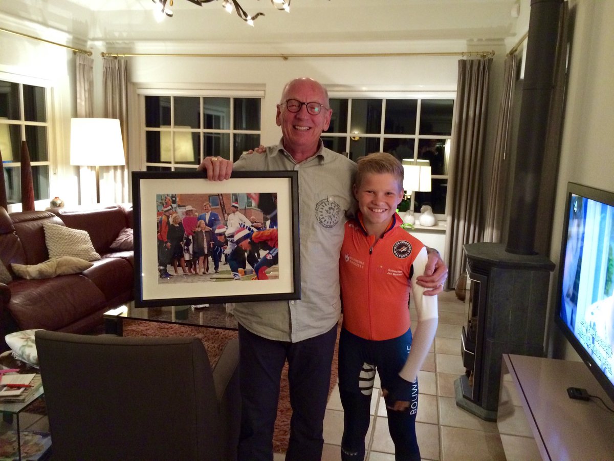 Paul van Vilsteren met kleinzoon Loek. Bedankt voor de sponsoring van afgelopen jaar!