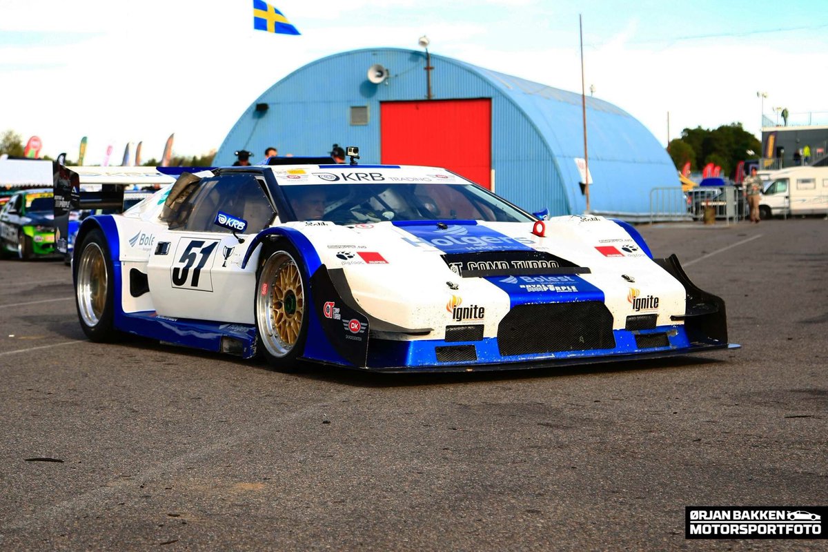 orjanbakken90's tweet photo. The lotus esprit twin turbo Audi v8 #lotusesprite #audiV8 #compturbo #autrinic #norway #gatebil https://t.co/hsYymnxGE8
