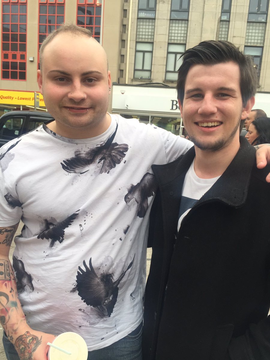 SmiiffyWatch's tweet photo. @SmiiffyArtist got to meet a huge support didn't he @C_Miller971 you made his day Connor!🌟 https://t.co/e1HrYt2IOk