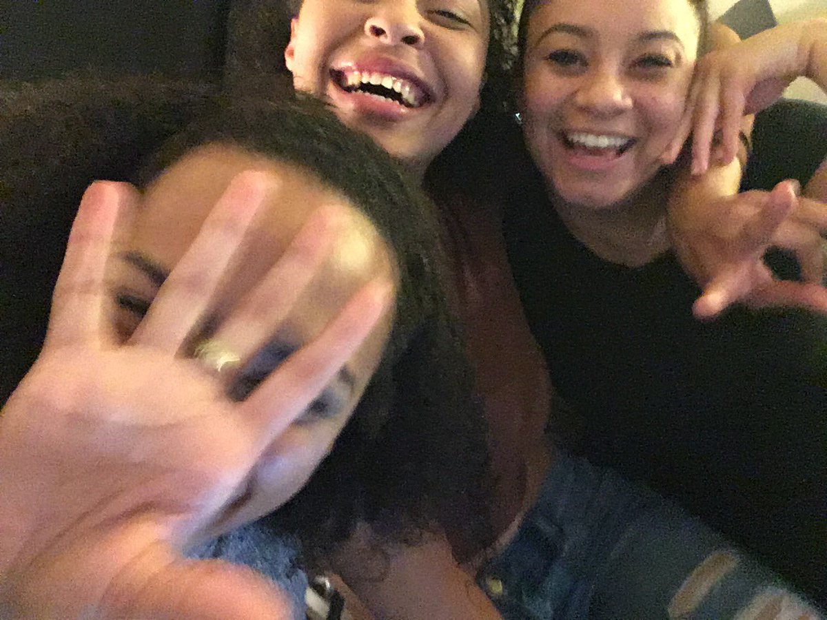 SinfulCy_'s tweet photo. @bananawanna_ Happybirfdaaaaaay booSkii.🎈🎈 we was drunk https://t.co/grYY9sNoPK