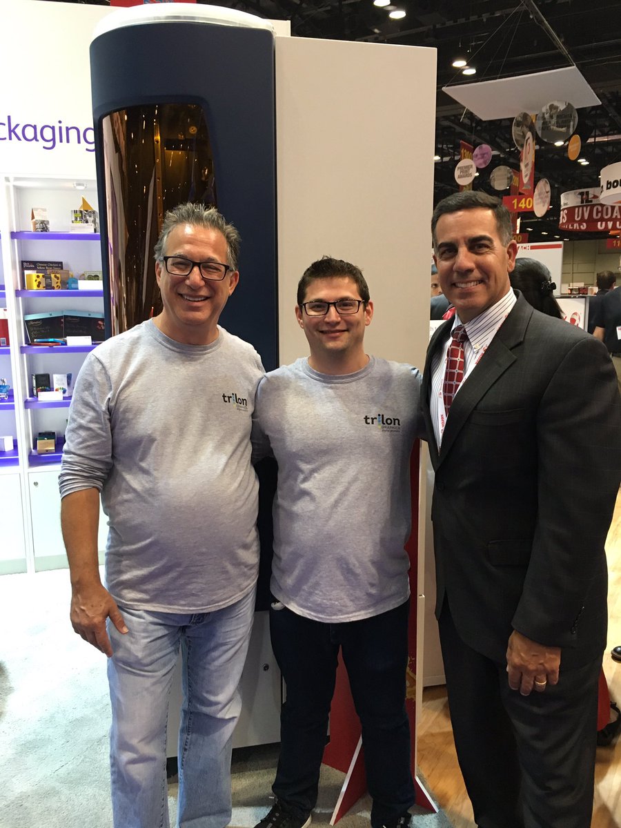 XeroxProduction's tweet image. Going, going...SOLD! Congratulations @TrilonGraphics on your brand-new toy...the Xerox Direct to Object Printer! #GraphExpo @jstrick428