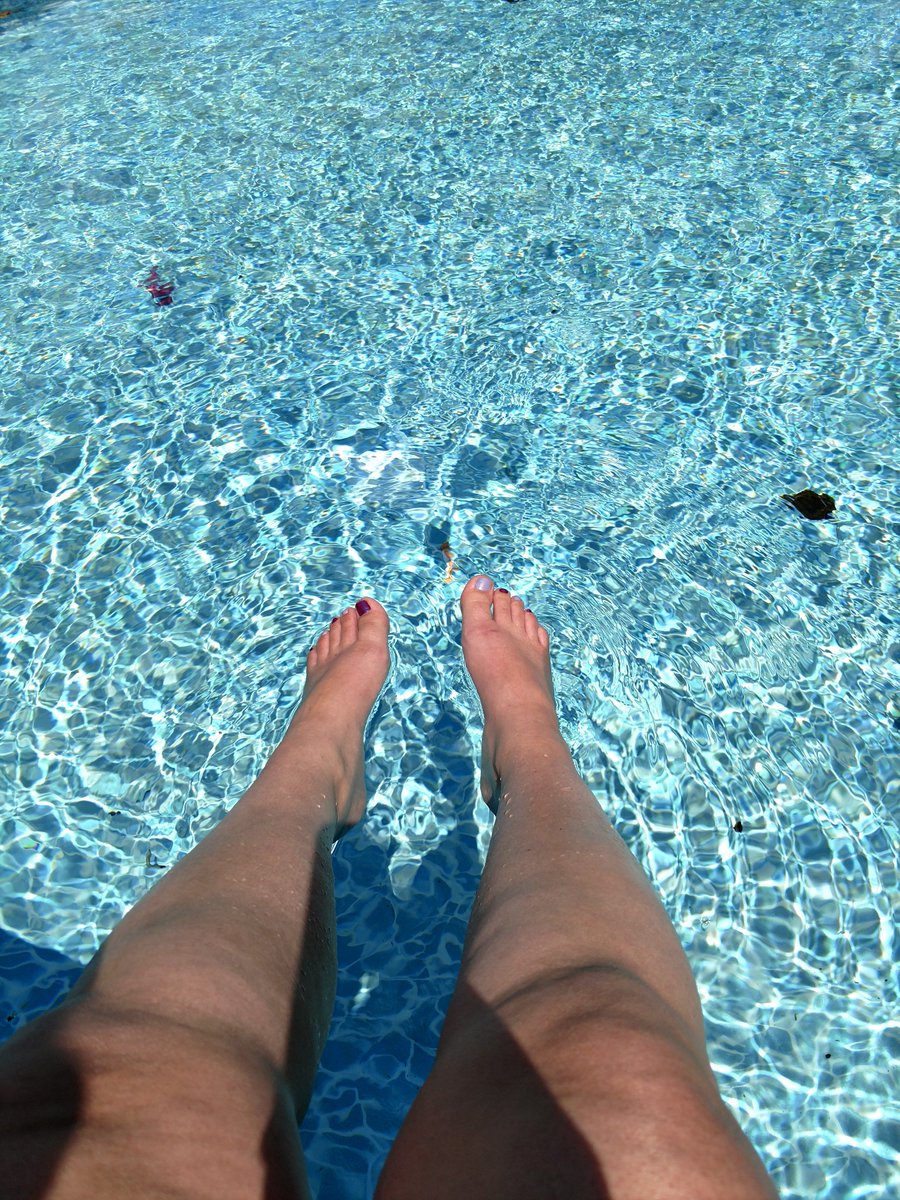 waterbaby0203's tweet image. As glorious as this water was, it might be the reason I need some @Neutrogena anti-residue shampoo! #ByeBuildUp #ad #chlorine