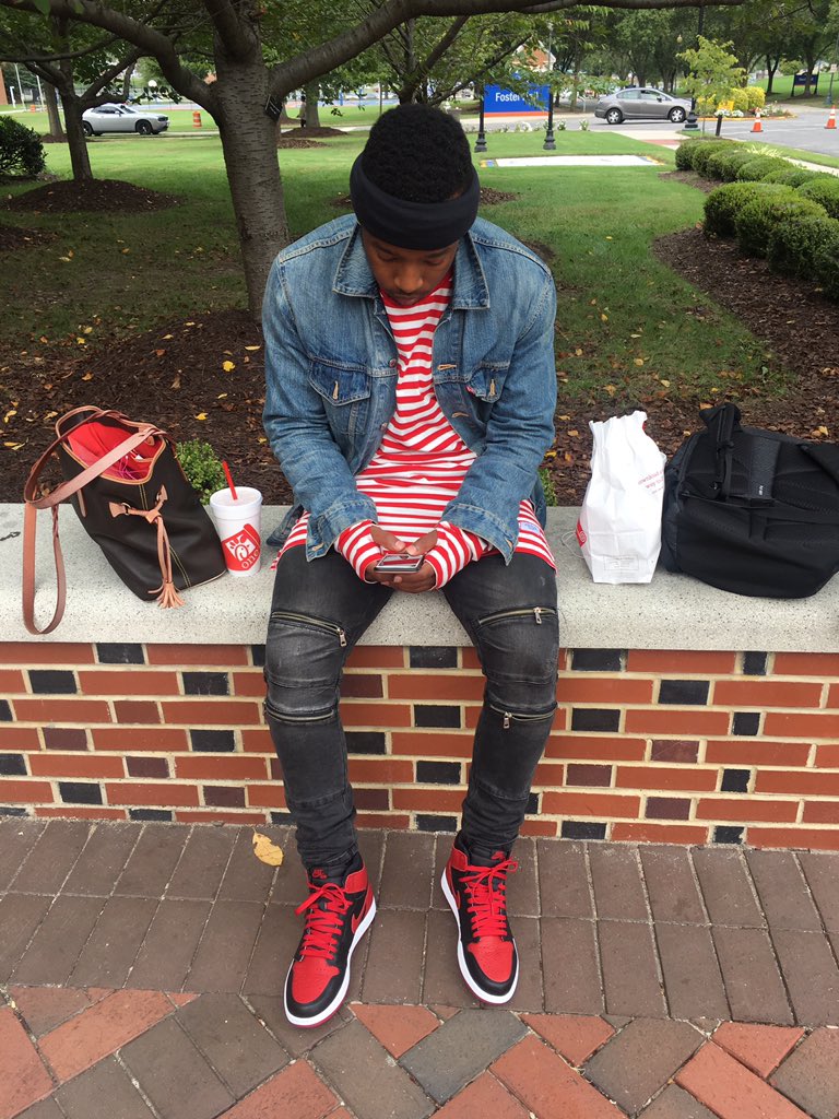 _diorpaint's tweet image. Show y'all swag for my burnt day ☑️ #lostkeyco