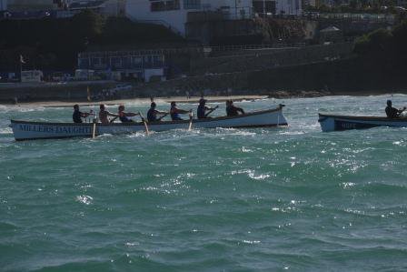 First lap <a href="/NewquayRC/">Newquay Rowing Club</a> mens champs final <a href="/BritishRowing/">British Rowing</a> <a href="/BritishRowing/">British Rowing</a> <a href="/DickStraughan/">Dick Straughan</a> @DJ_MattAllen