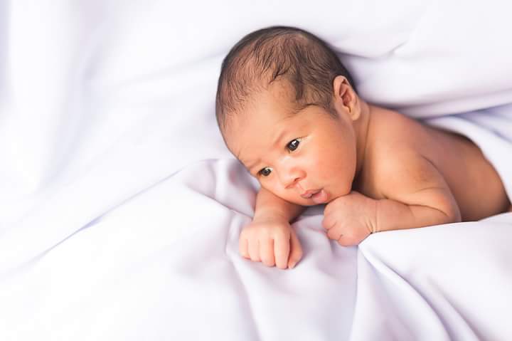 heyjopaaay's tweet photo. 9-day old piggy! 😍 #newborn #newbornphotography #innographs #innobaby #brandoncaleb https://t.co/y5OZFyTZCW