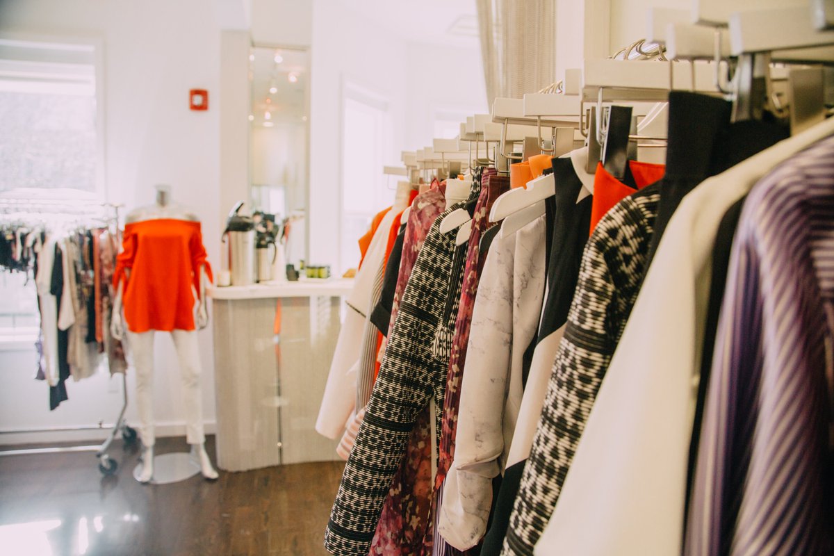 zangsquare's tweet photo. The end of #mondays look the same as how it started out. BUSY! Fullfilling orders #ZangSquare #FashionWorld
https://t.co/mXwiz7STVs https://t.co/JWGLSfFxBu