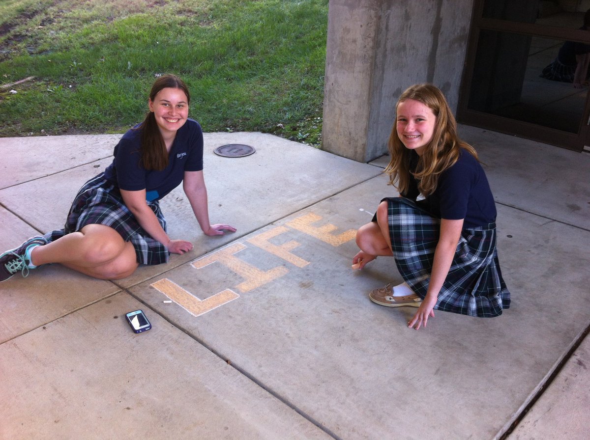 Students wrote &amp; drew prolife messages/quotes/pics outside spirit entrance today. <a href="/CorJesuAcademy/">Cor Jesu Academy</a> #prolife