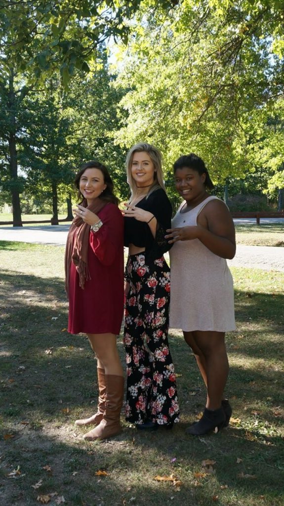 definitelysarap's tweet photo. Bid Day making me nostalgic about when I first joined this organization four years ago. I found my people #somanyfeels @AlphaPiPhiBrock https://t.co/Yq0FQiYXYE