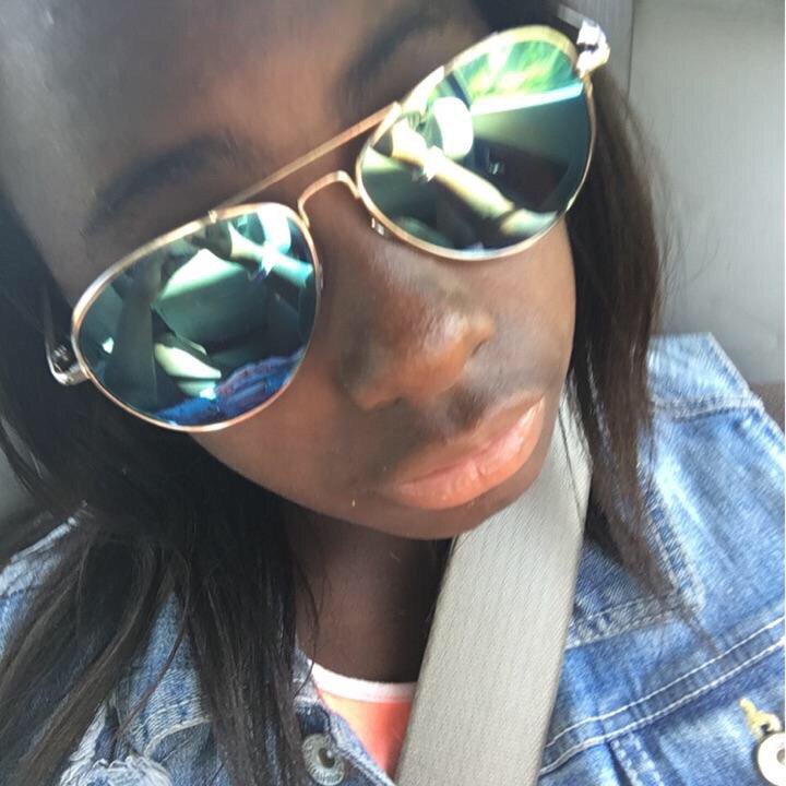 shall7247's tweet photo. I'm broadcasting live on #Liveme. Parislhall18:  What's up bored In my room https://t.co/I6QxjbTyWd https://t.co/U6Ex7dzIC6