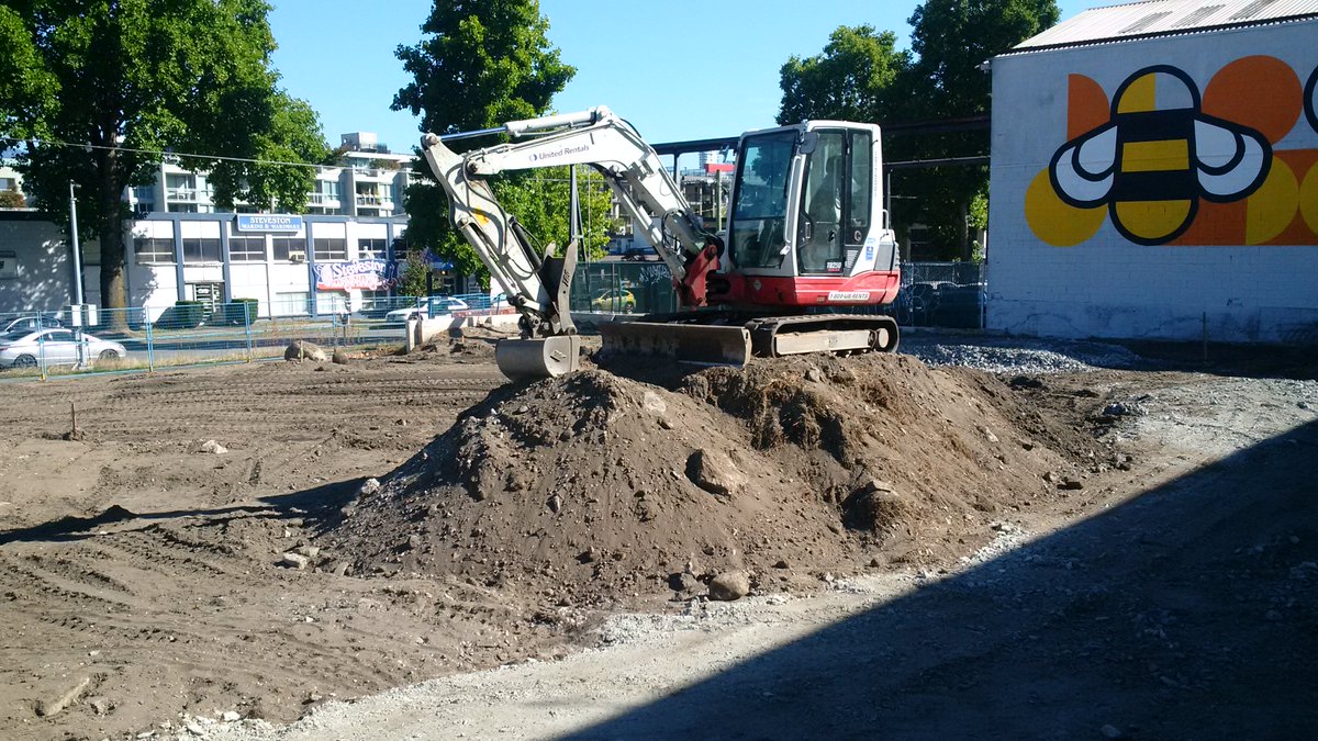 #FifthandPine pop-up park update: Workers are now building the new park. We are aiming to be done in late October! ow.ly/qEjw304ADno