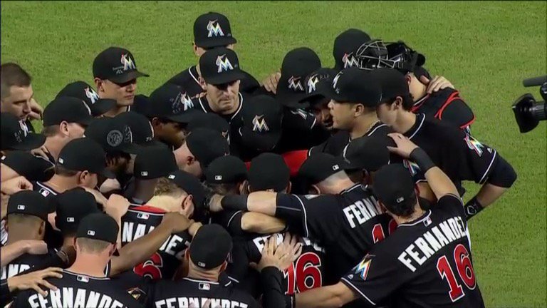 BleacherReport's tweet photo. Bigger than Baseball 🙏#RIPJoseFernandez
https://t.co/xDYvkRXr5K https://t.co/sQ3vAkpWVK