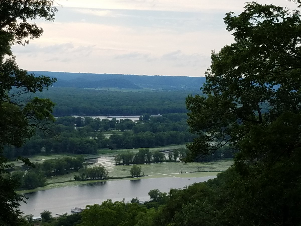 WinneshiekView's tweet image. New Rental #Pool9#FallColors#Mississippiriverrentals