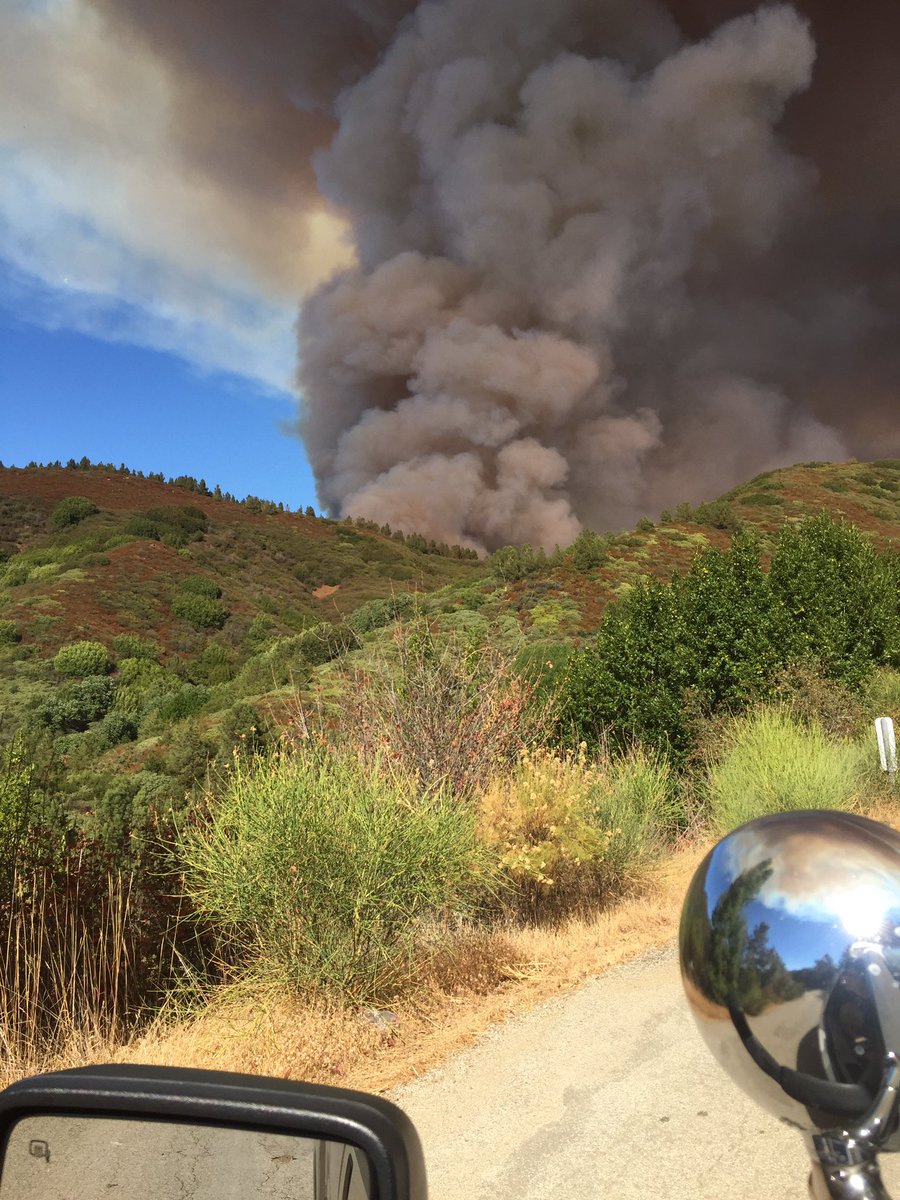 sccfiredept's tweet image. #CountyFire assisting Cal Fire with #LomaFire off of Summit Road. We have sent wildland rigs and a water tender.