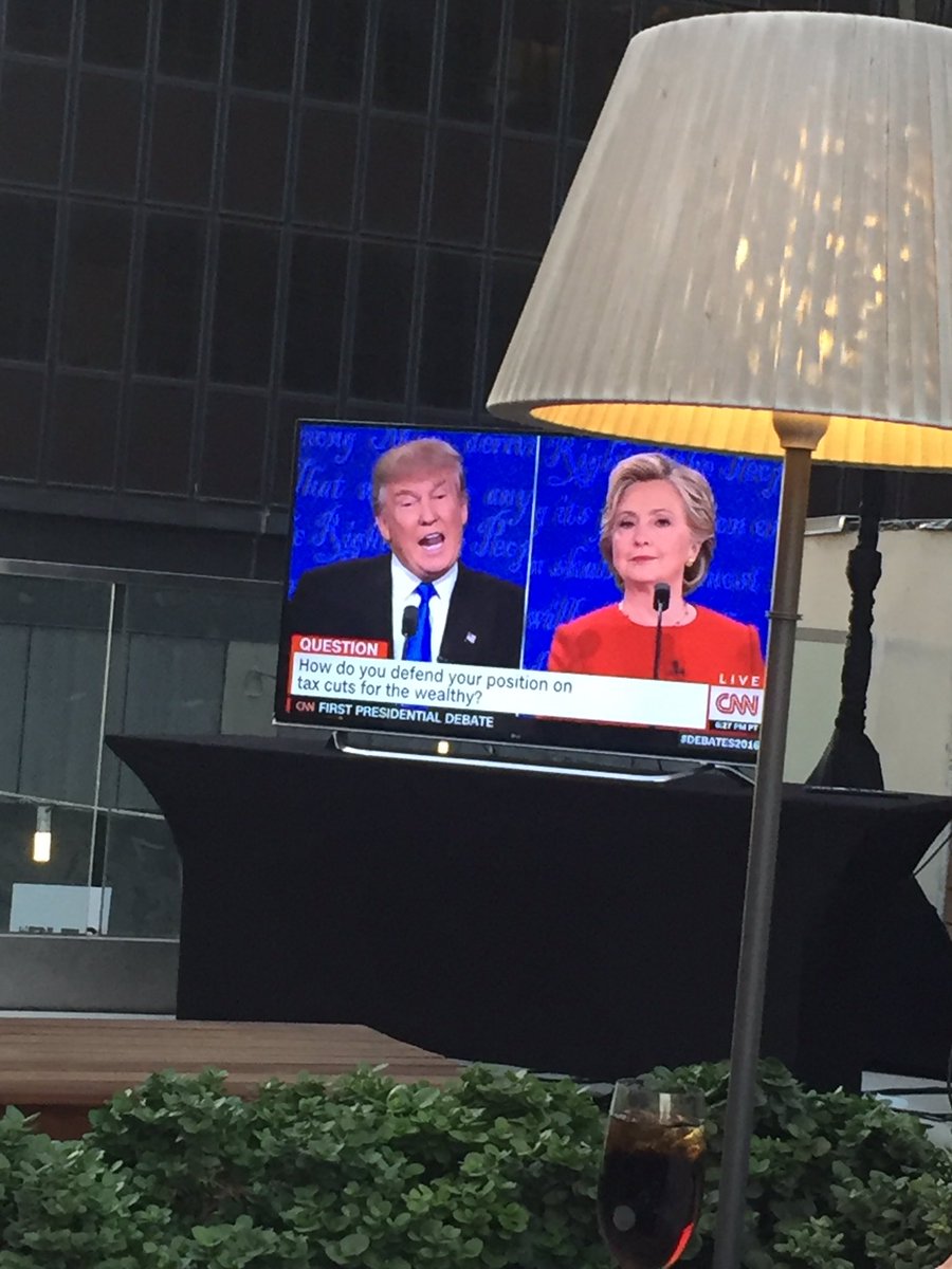 LaQueenVictoria's tweet photo. Watching the debates with HONOR PAC and friends https://t.co/iLvQmANwue