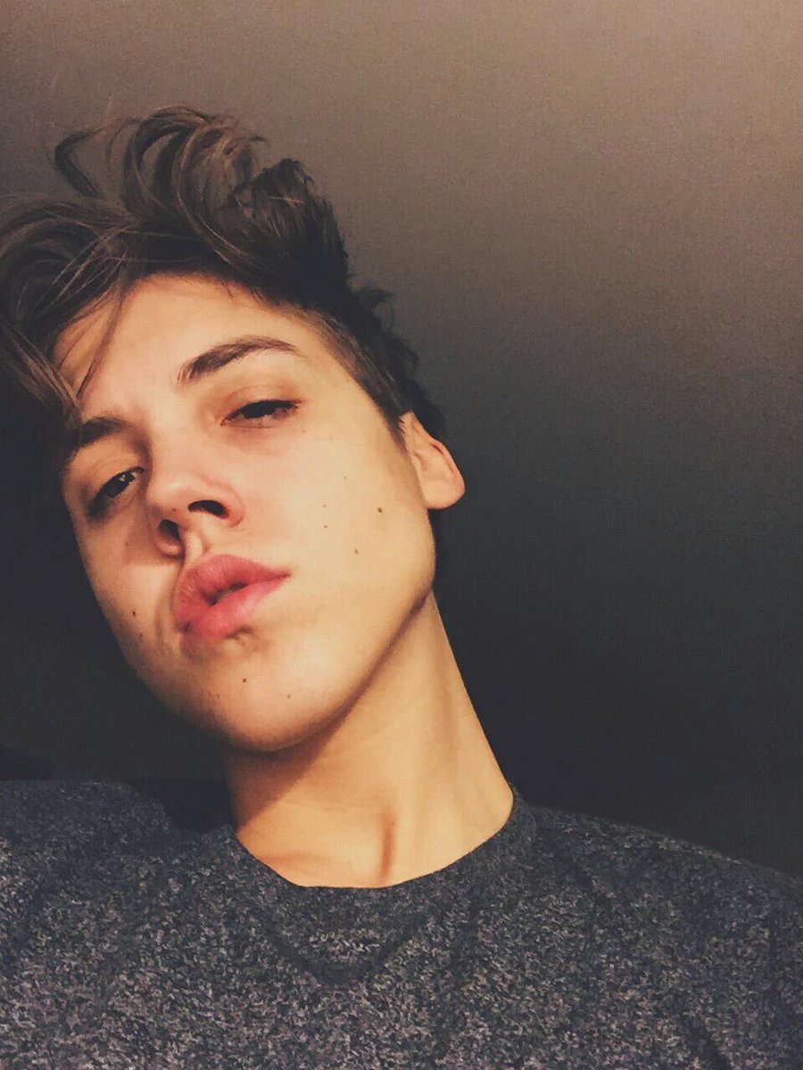 LostgirlOfMatt's tweet photo. I'm always tired but never of you! @carterreynolds @TheMattEspinosa Make me so happy!Belive that one day I'll finaly meet you ❤😍LOVE U GUYS! https://t.co/7EeQxWywoM